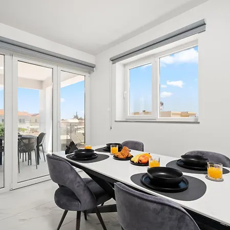 Oasis Luxury Escape Ξυλοφάγου